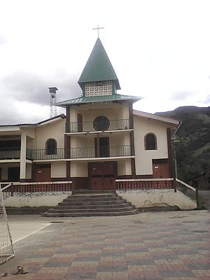 Archivo:Iglesia de la parroquia Principal del cantón Chordeleg, Azuay, Ecuador