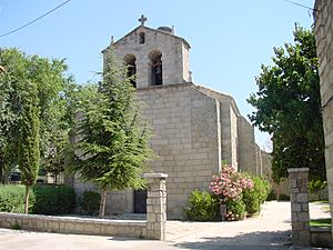 Archivo:Iglesia en Fresnedillas de la Oliva