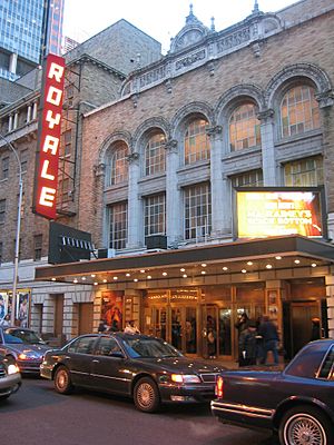 Archivo:Jacobs (Royale) Theatre NYC 2003