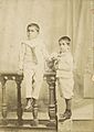 José Carlos Mariátegui a los 10 años de edad (izquierda). 1904