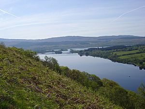Archivo:Loch Awe - geograph.org.uk - 171800