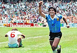 Archivo:Maradona vs england