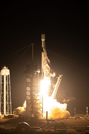 Archivo:NASA-SpaceX CLPS IM-1 Launch (KSC-20240215-PH-KLS01 0085)