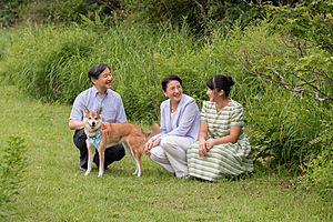 Archivo:Naruhito, Masako and Aiko in Tochigi Prefecture