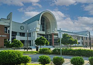 Archivo:Ozarks Technical Community College Main Entrance