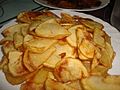 Patatas nuevas fritas