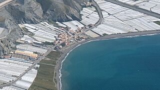 Playa del Pozuelo, en el municipio de Albuñol (Granada, España).jpg