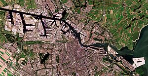 Archivo:Port of Amsterdam (Haven van Amsterdam) Photo 2020 Copernicus Sentinel-2