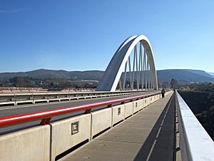 Archivo:Puente Salt del Bou. Onteniente