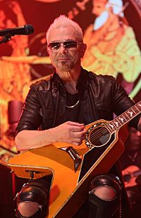 Archivo:Rudolf Schenker - Scorpions MTV Unplugged April 2014