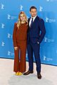 Sienna Miller & Charlie Hunnam Photo Call The Lost City of Z Berlinale 2017 01