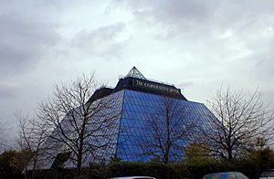 Archivo:Stockport Pyramid