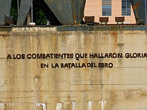 Tortosa - Monumento a la Batalla del Ebro 6