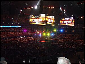 Archivo:UFC 129