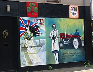 Archivo:UVF mural in Shankill Road, Belfast