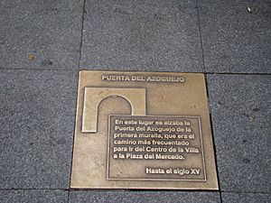 Archivo:03 Valladolid placa informativa puerta muralla by Lou
