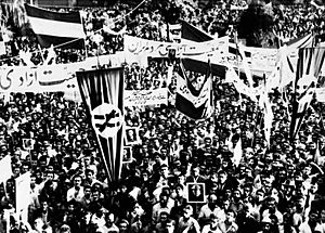 Archivo:1953 Iranian coup d'état - Tehran rally