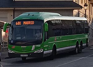 Archivo:Autobús de la línea 681