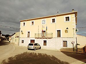 Archivo:Ayuntamiento de Fuentecén