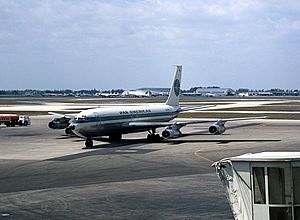 Archivo:Boeing 707-121B, Pan Am JP5920037