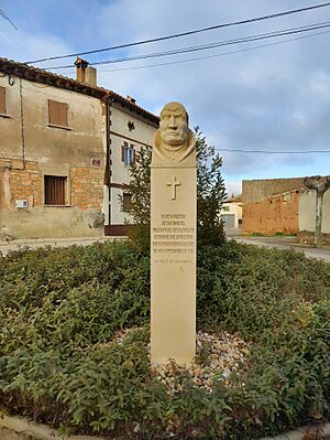 Archivo:Busto conmemorativo al Cardenal Cisneros