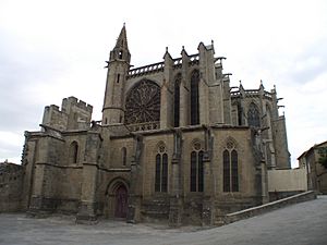 Archivo:Carcassonne kirche innerhalb der cite
