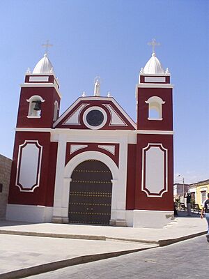 Archivo:Ciudad de Moquegua - Iglesia Belen 2