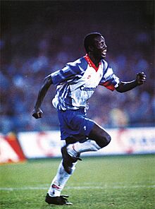 Coppa UEFA 1992-93 - Napoli vs PSG - George Weah.jpg