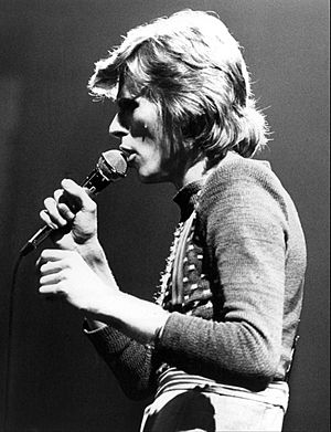 Archivo:David Bowie 1974