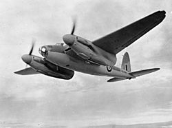 Archivo:De Havilland Mosquito-DK338-1942