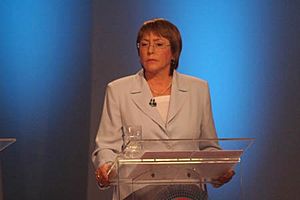 Archivo:Debate televisivo Canal 13 CNN (Bachelet)
