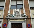 Escut franquista al grup escolar Teodor Llorente de València (2007)
