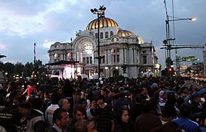 Archivo:Funerals of Juan Gabriel at Palacio de Bellas Artes, Mexico City - 7