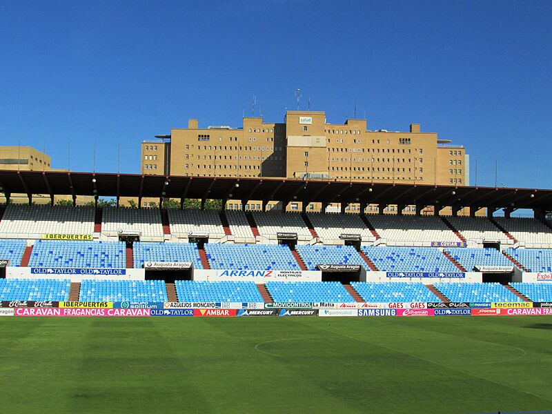 Grada tribuna este La Romareda
