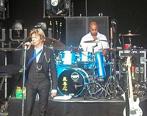 Archivo:Heathen Tour Bowie and Sterling Campbell