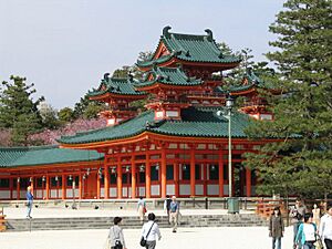 Archivo:HeianShrine