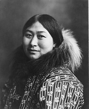 Archivo:Inuit women 1907