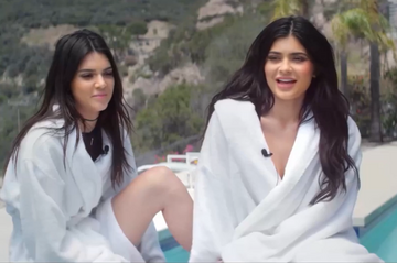 Archivo:Kendall & Kylie Jenner interview