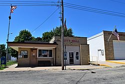 Kingston Mines, IL post office and city hall.jpg
