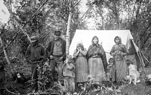 Archivo:Koyukon People 1898 sfc00497