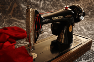 Archivo:Maquina de coser singer - Antigua