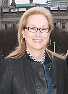 Archivo:Meryl Streep with the Emersons February 2016 (cropped)