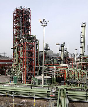 Archivo:Neste Porvoo refinery