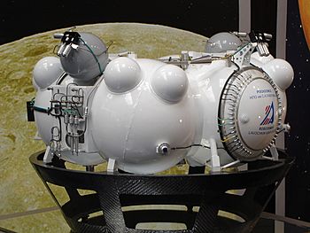 Archivo:Phobos Grunt base section model