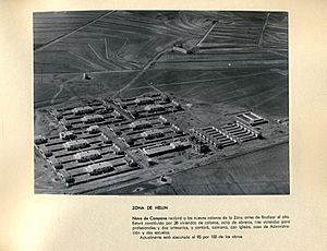 Archivo:Primera fase del Pueblo 1964