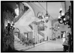 STAIRCASE AND HALL, LOOKING SOUTHEAST - The Elms, Bellevue Avenue, Newport, Newport County, RI HABS RI,3-NEWP,60-19