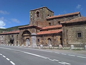 Archivo:Santa María de Arbas