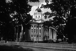 Simpson County courthouse in Mendenhall, Mississippi, United States.jpg