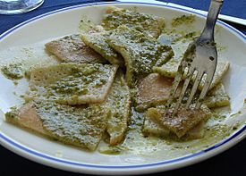 Testaroli-Pesto-Pontremoli-2800.jpg