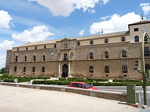 Archivo:Toledo - Palacio de Tavera - Fachada